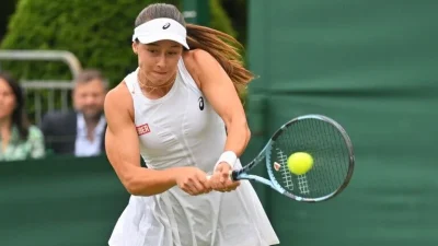 Zeynep Sönmez ile İspanyol partneri Jessica Bouzas Maneiro, Wimbledon Tenis