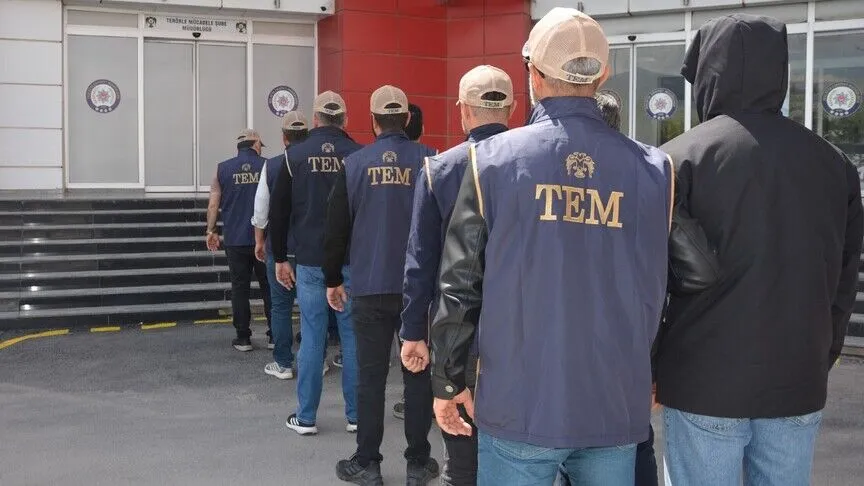 Fetullahçı Terör Örgütü'ne (FETÖ) yönelik 22 ilde düzenlenen operasyonlarda gözaltına