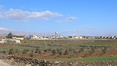 İsrail ordusunun Gazze Şeridi'nde zorla alıkoyduğu Filistinliler ile 1 Lübnanlının