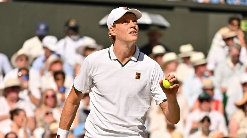 Wimbledon Tenis Turnuvası'nın tek erkekler finalinde İtalyan raket Jannik Sinner,