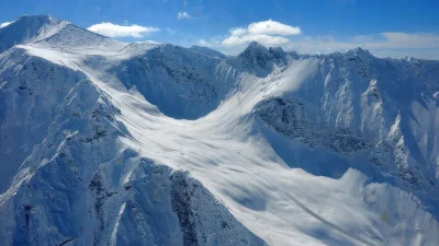 Pakistan'daki Broad Peak Dağı'nın zirvesinde çığ düşmesi sonucu haber alınamayan