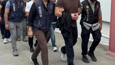 İstanbul'da yatırım vaadiyle uluslararası düzeyde forex dolandırıcılığı yaptığı tespit edilen