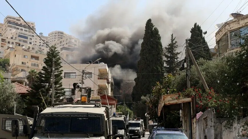 İsrail ordusu, Batı Şeria'nın birçok kent, köy ve beldesine askeri