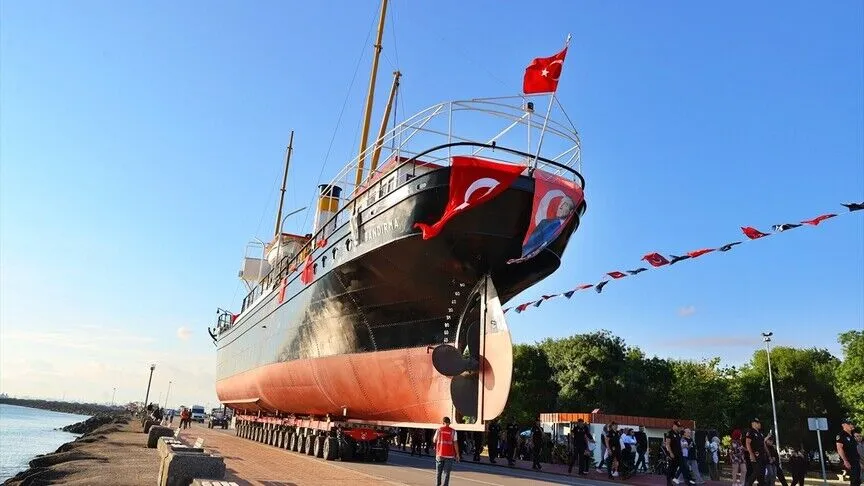 Bandırma Gemi Müzesi, Canik ilçesinden İlkadım ilçesine karadan yürütülerek yeni