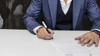 İngiltere Premier Ligi, artan gelirler sonrası yapılan yüksek transferlerle futbol