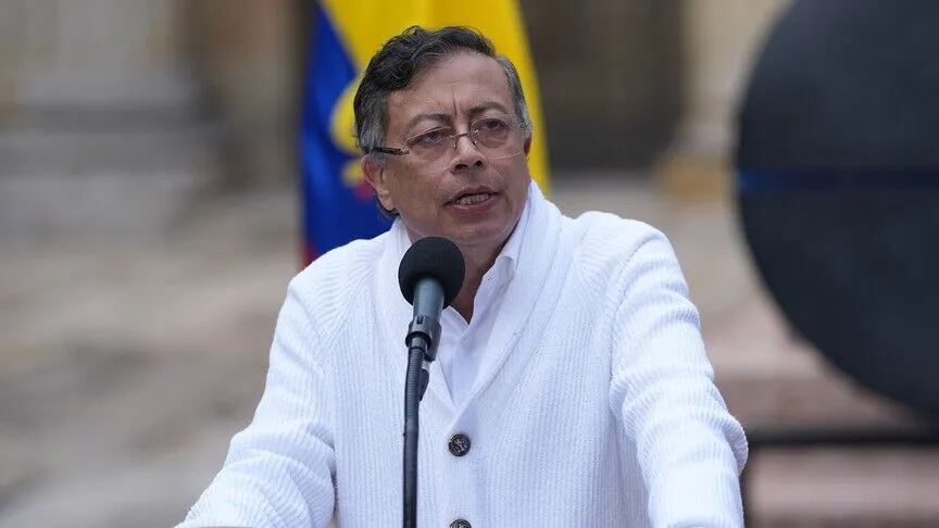 Kolombiya Cumhurbaşkanı Gustavo Petro, 7 Ağustos'ta görevi devredeceği Abelardo de