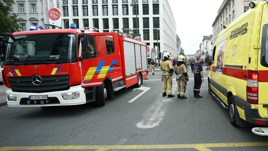 Belçika'nın Anvers kentindeki bir apartmanda çıkan yangında en az 6