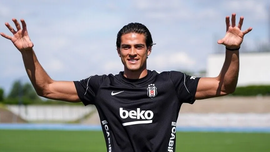 Beşiktaş'ın Başakşehir'den transfer ettiği 23 yaşındaki kaleci Doğan Alemdar, Alman