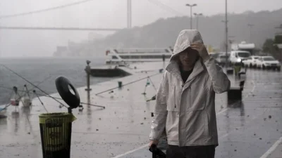 İstanbul ve bazı illerde sabah saatlerinden itibaren etkili olan sağanak