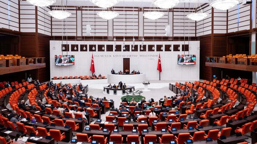 TBMM Genel Kurulunda, öğrenci affına ve yükseköğretime ilişkin düzenlemeleri içeren