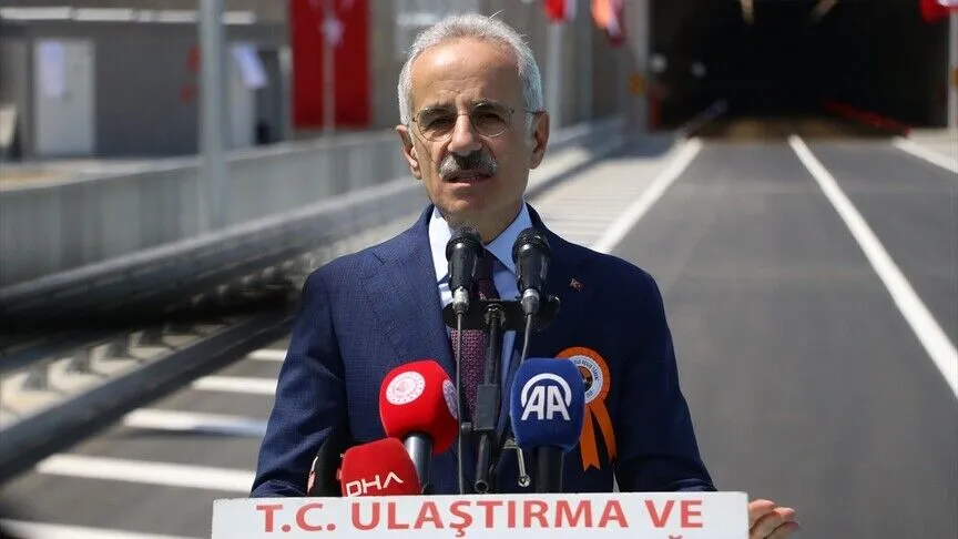 Ulaştırma ve Altyapı Bakanı Abdulkadir Uraloğlu, "(Yalova-Armutlu Yolu) Projemiz sayesinde