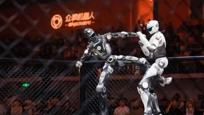 Çin'in Şenzen bölgesinde ilk küresel insansı robot dövüş turnuvası gerçekleştirildi.