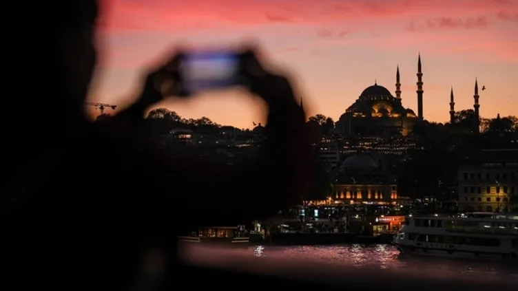 Mevlid Kandili ne zaman, hangi gün? Diyanet 2026 dini günler takvimi ile Mevlid Kandili'nin önemi ve fazileti 1 Mevlid Kandili ne zaman, hangi gün? Diyanet 2026 dini günler takvimi ile Mevlid Kandili'nin önemi ve fazileti