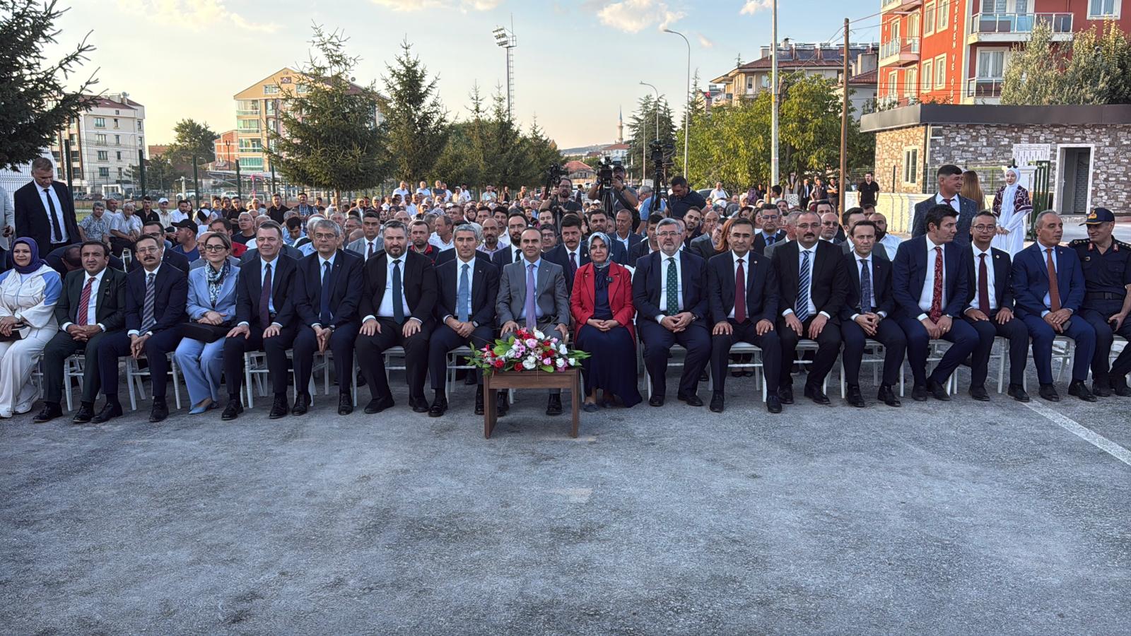 Bakan Kacır İhsaniye ve Döğer’de toplu açılış törenine katıldı 1 Bakan Kacır İhsaniye ve Döğer’de toplu açılış törenine katıldı