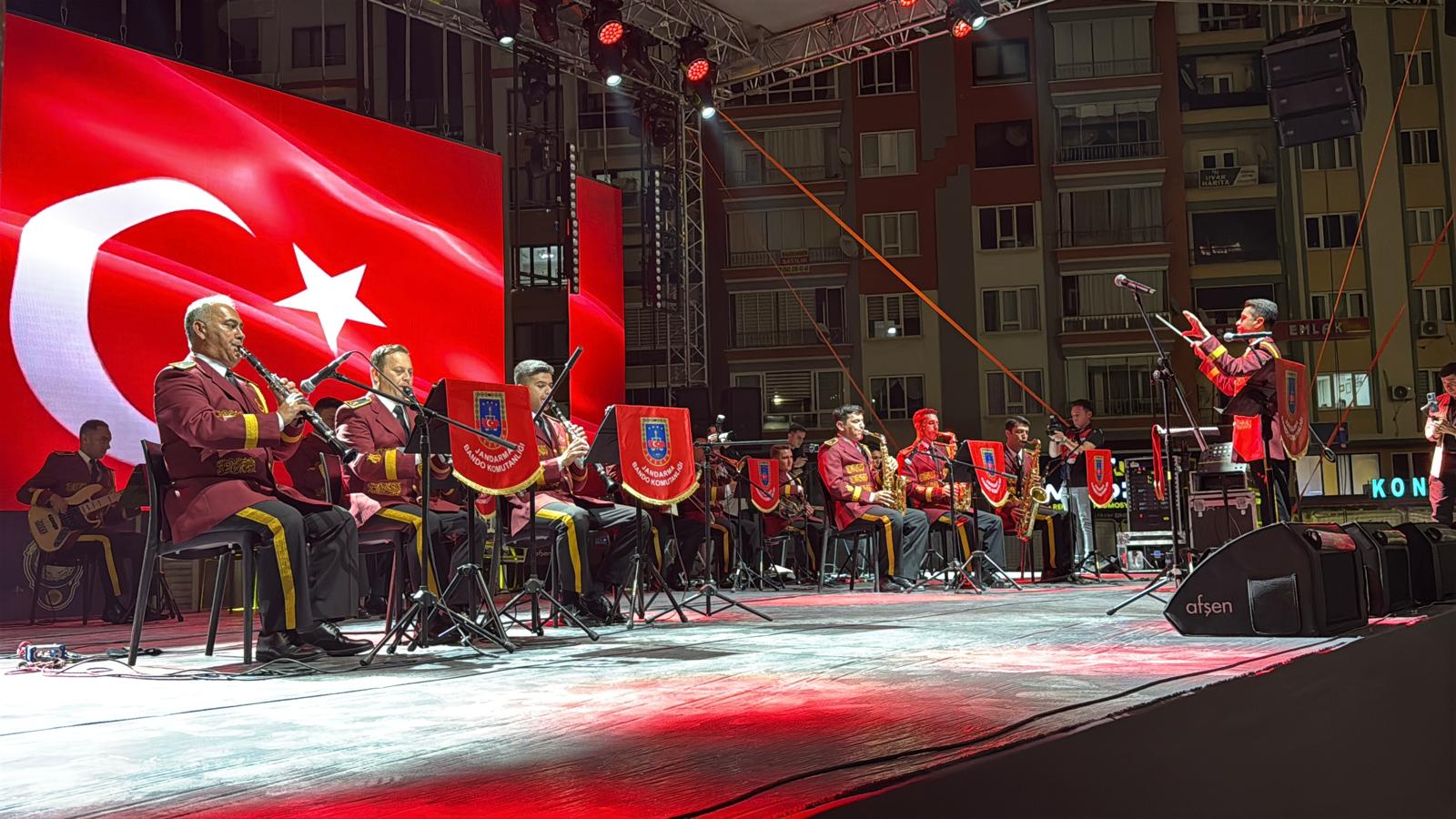 Zafer Haftası’nda Jandarma Genel Komutanlığı Bandosu’ndan muhteşem konser