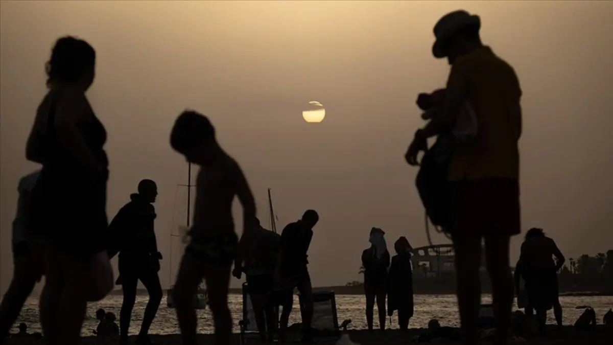 Türkiye'ye Afrika ve Basra üzerinden çifte sıcak hava dalgası: Termometreler 45 dereceyi aşacak! 2 Türkiye'ye Afrika ve Basra üzerinden çifte sıcak hava dalgası: Termometreler 45 dereceyi aşacak!