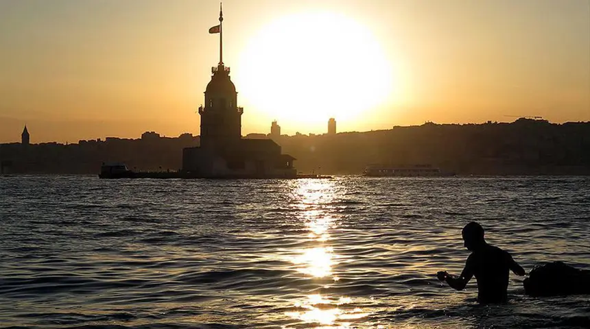 Türkiye'ye Afrika ve Basra üzerinden çifte sıcak hava dalgası: Termometreler 45 dereceyi aşacak! 3 Türkiye'ye Afrika ve Basra üzerinden çifte sıcak hava dalgası: Termometreler 45 dereceyi aşacak!