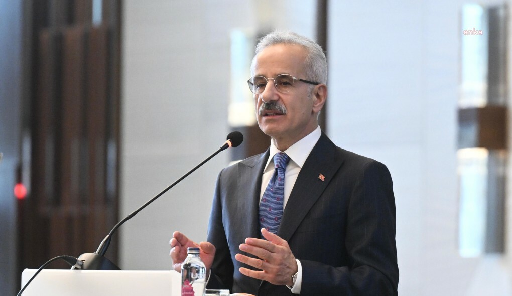 Ulaştırma ve Altyapı Bakanı Abdulkadir Uraloğlu, 15 yıl önce açılan
