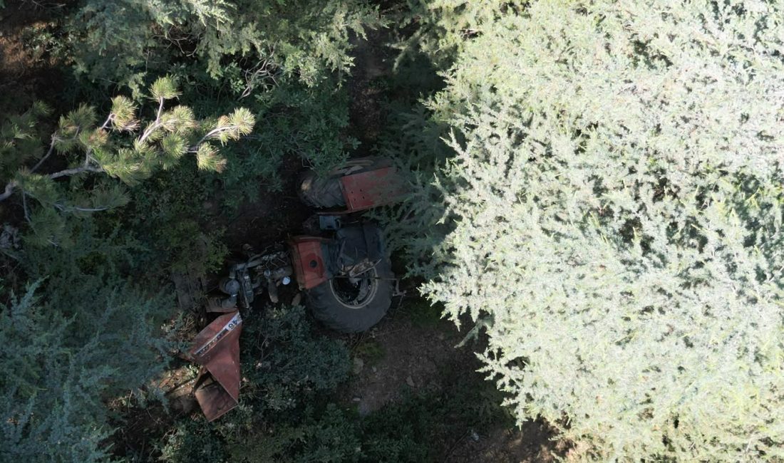 Afyonkarahisar'da kontrolden çıkan traktörün yaklaşık 30 metrelik uçuruma yuvarlanması sonucu