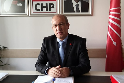 Muğla yerel yönetimlerinde yaşanan istifa ve parti değiştirme dalgasına bir