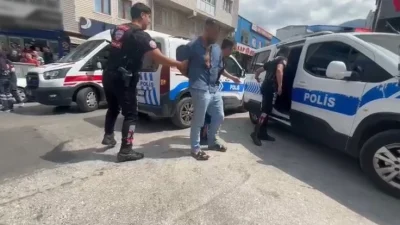 Bursa'nın Yıldırım ilçesinde akrabalar arasında bir dükkan anlaşmazlığı sebebiyle başlayan