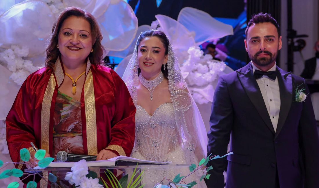 Afyonkarahisar Belediye Başkanı Burcu Köksal, Özel Kalem Müdürü Şehriban Öncel