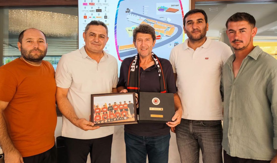 Çobanlar Belediye Başkanı Ali Altuntaş ve Çobanlar Belediye Spor yönetimi,