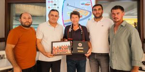 Çobanlar Belediye Başkanı Ali Altuntaş ve Çobanlar Belediye Spor yönetimi,