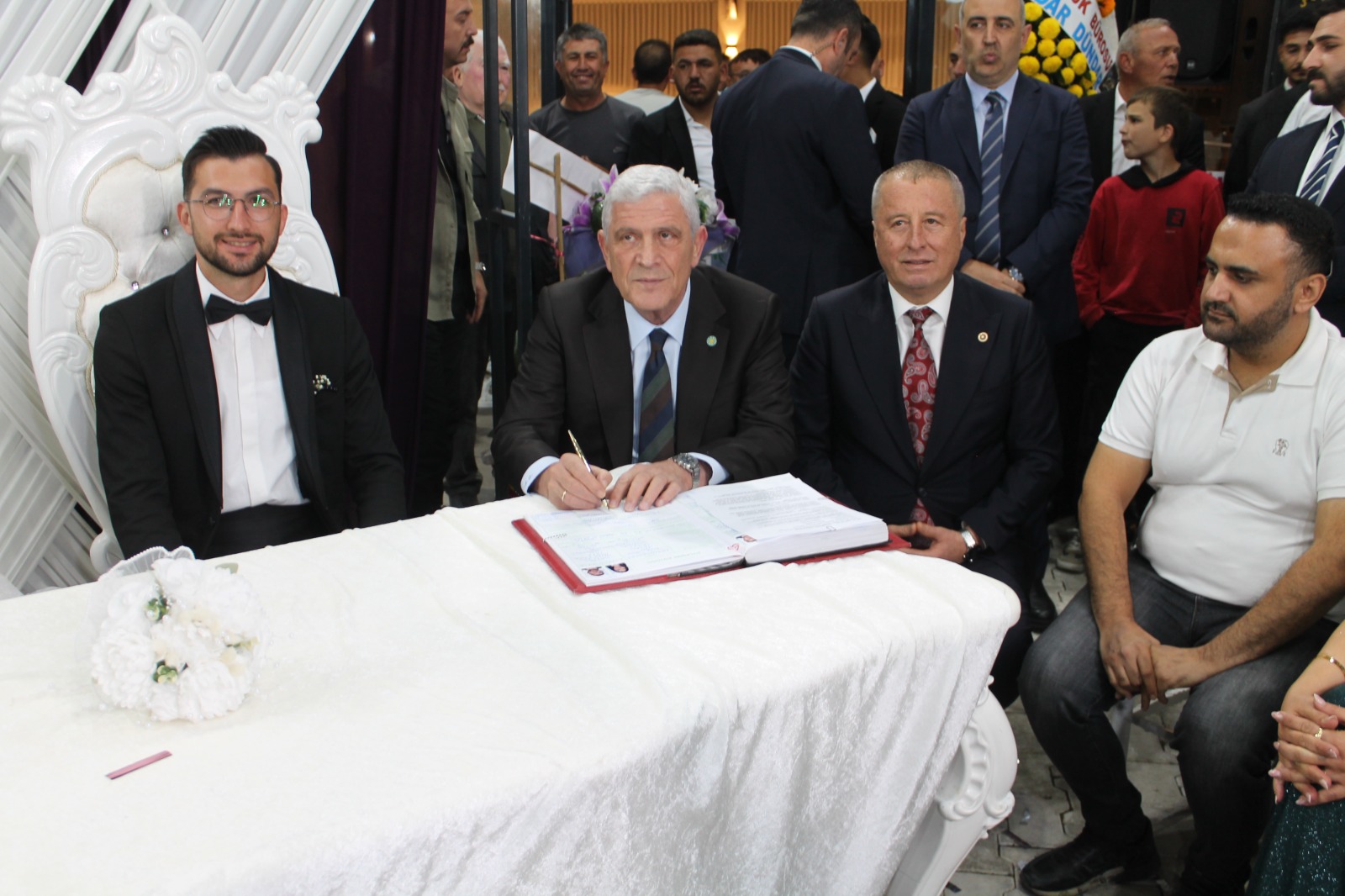 İYİ Parti Genel Başkanı Müsavat Dervişoğlu, Afyonkarahisar'da Çay Belediye Başkanı Yaşar