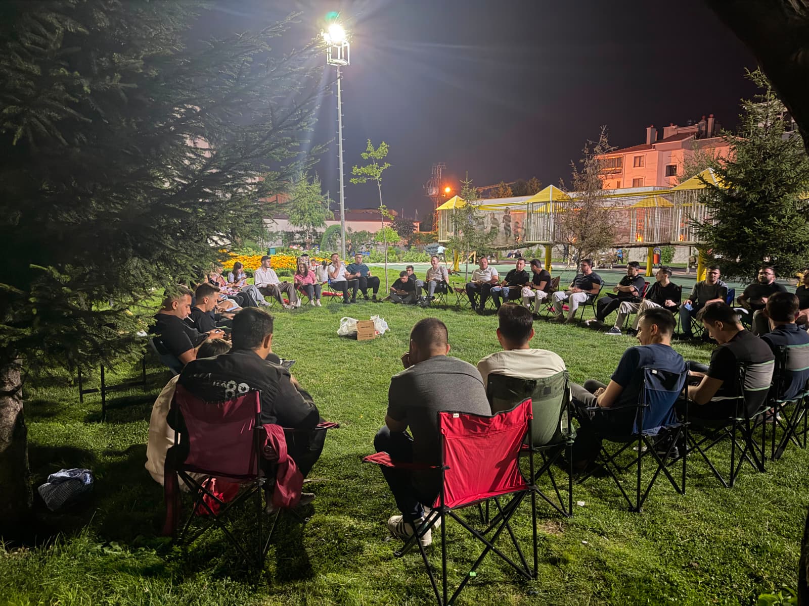 AK Gençlik açık havada toplandı