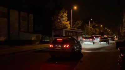 Kayseri’nin Kocasinan ilçesinde çıkan kavgada 16 yaşındaki çocuk yüzünden yaralanırken,