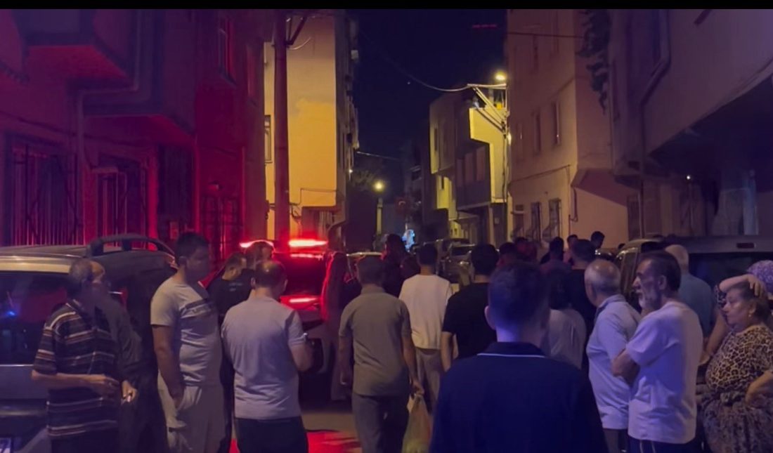 Bursa'da husumetlilerini darp etmeye gelen grubun kaçarken çöpe attığı kılıç