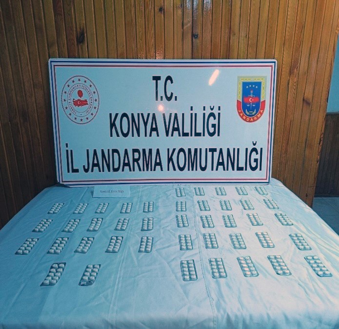 Jandarmadan 47 uyuşturucu operasyonu: 14 tutuklama 2 Jandarmadan 47 uyuşturucu operasyonu: 14 tutuklama
