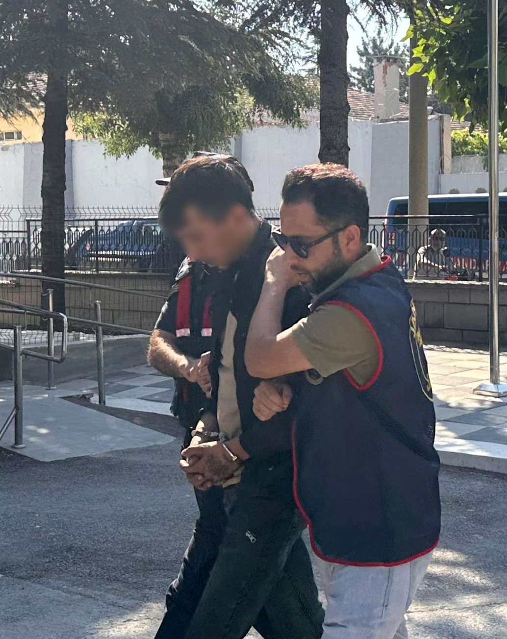 Oğlunun katili ile 3 gün sonra evlenmiş 2 Oğlunun katili ile 3 gün sonra evlenmiş