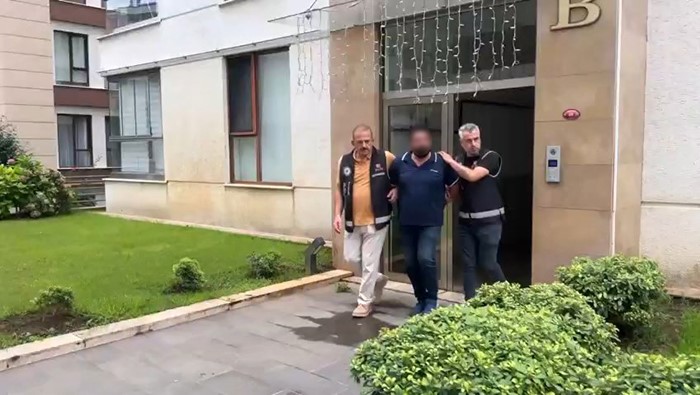 Adalet Bakanı Akın Gürlek, Fenerbahçe Spor Kulübü futbol takımını taşıyan