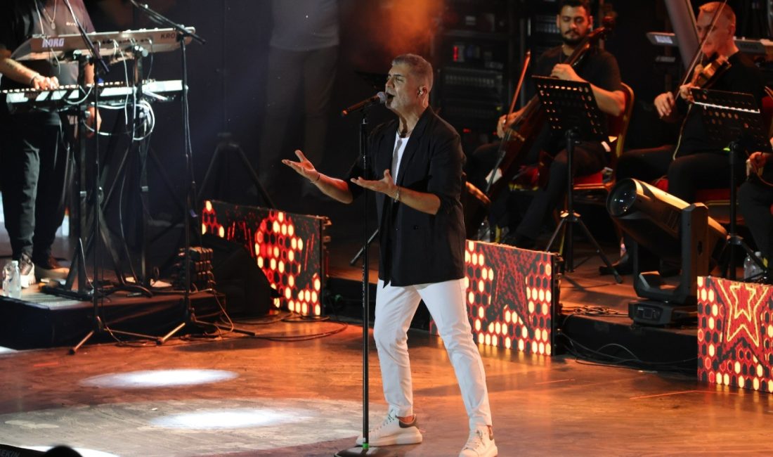 Uluslararası Bursa Festivali’nin son gününde sahne alan ünlü sanatçı Özcan