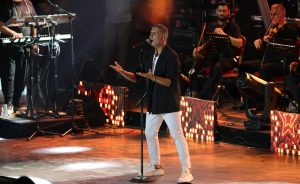 Uluslararası Bursa Festivali’nin son gününde sahne alan ünlü sanatçı Özcan