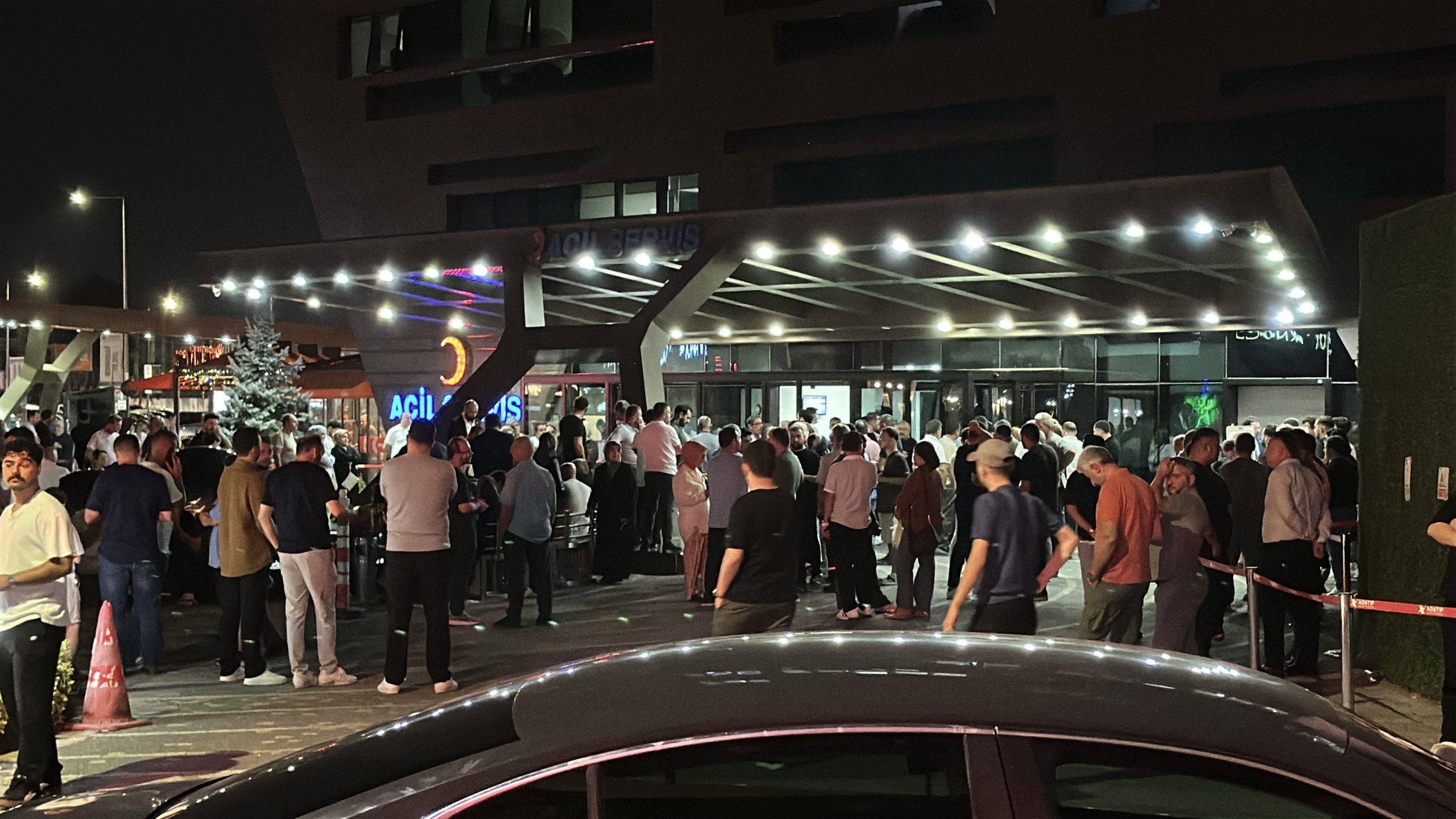 Sakarya'nın Serdivan ilçesinde üvey oğlu tarafından silahla vurularak ağır yaralanan