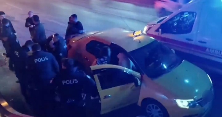 Bursa’da eğlence merkezinde hesap tartışmasıyla başlayan olay, silahlı çatışmaya dönüştü.