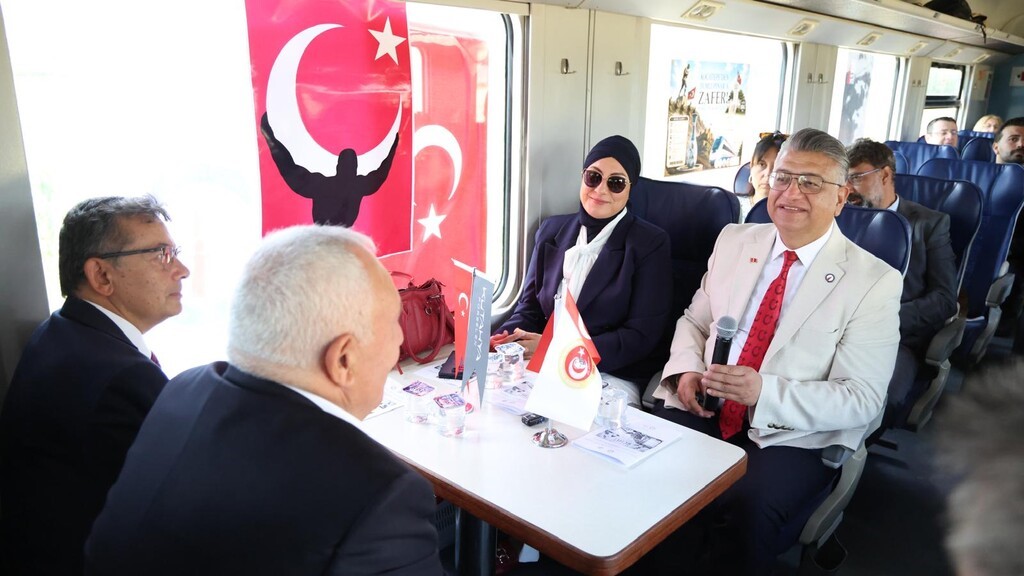 'Zafer Rotası Sempozyumu' tren yolculuğuyla gerçekleştirildi