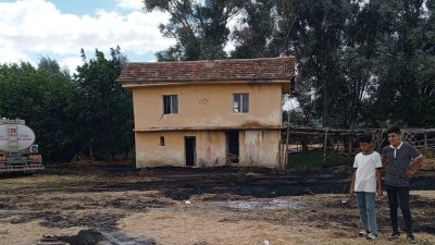 Afyonkarahisar’ın Şuhut ilçesinde çayırda çıkan ot yangını, itfaiye ekiplerinin hızlı