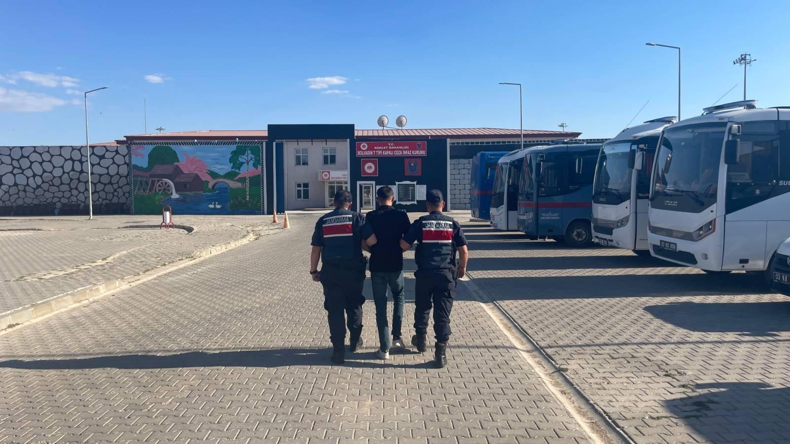 Afyon’da aranan 40 şahıstan 15’i tutuklandı