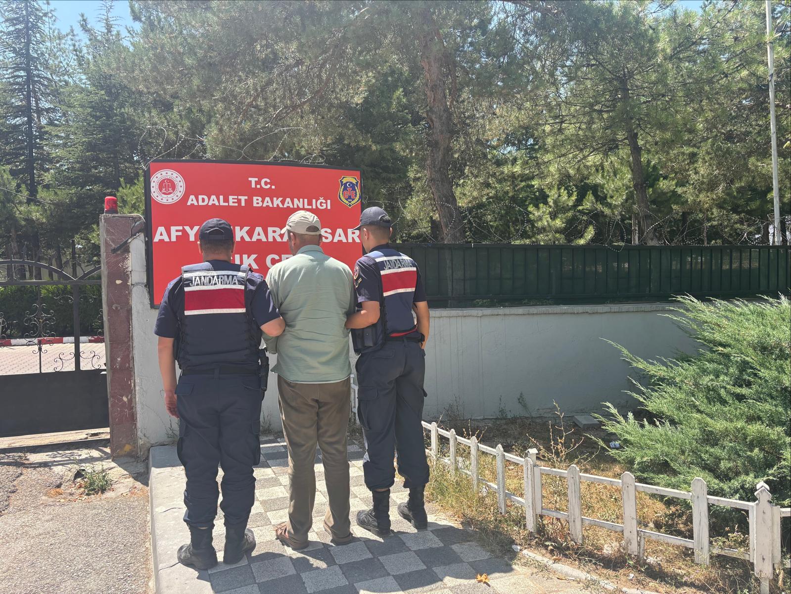 Jandarma, bir haftada aranan 27 şahsı yakaladı