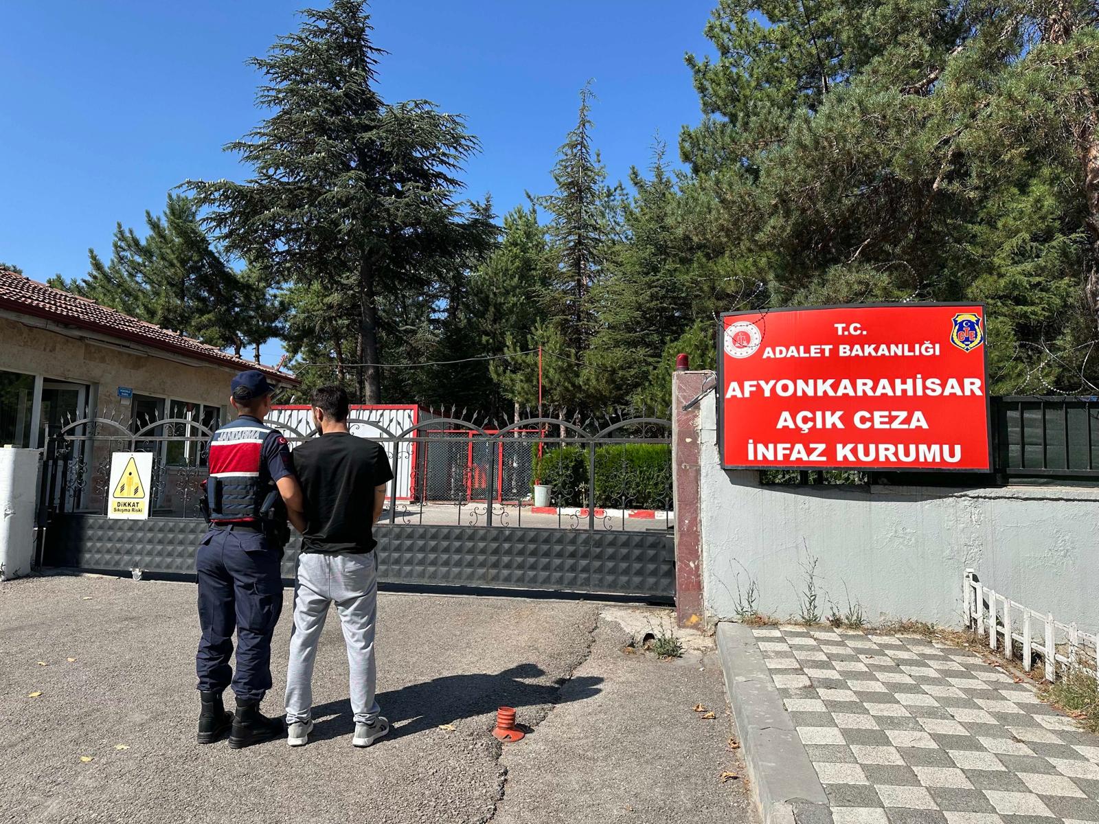 Jandarma, bir haftada aranan 27 şahsı yakaladı