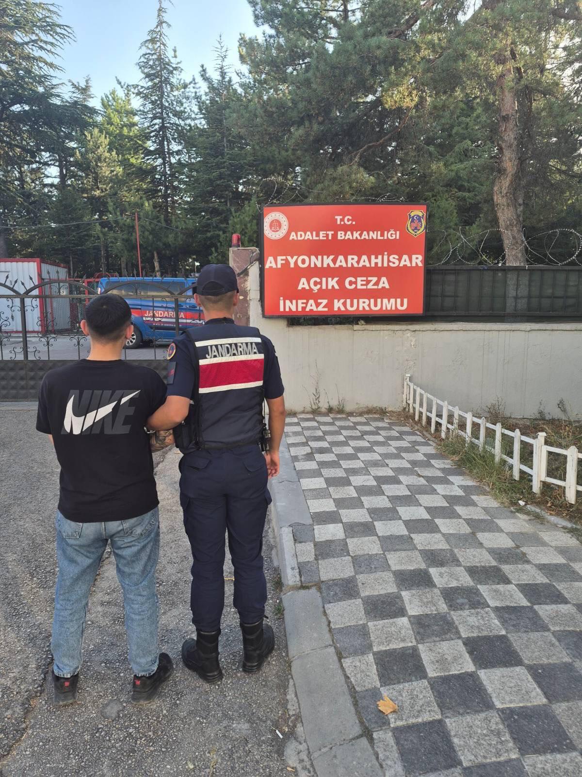 Jandarma, bir haftada aranan 27 şahsı yakaladı
