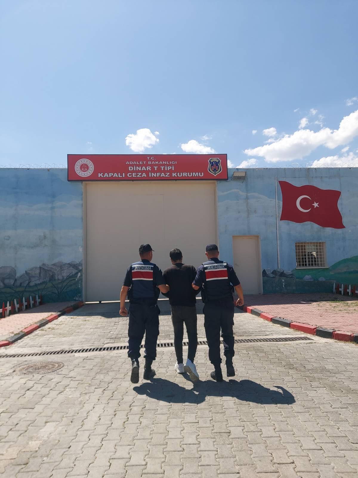 Jandarma, bir haftada aranan 27 şahsı yakaladı