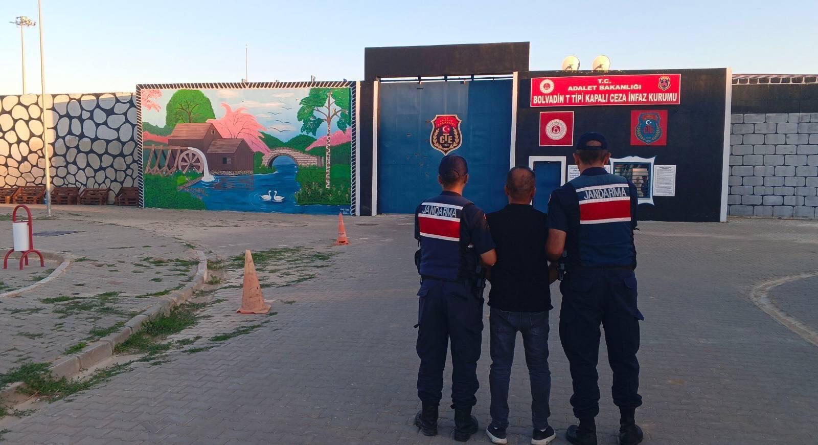 Jandarma, bir haftada aranan 27 şahsı yakaladı