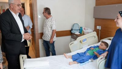Afyonkarahisar Belediyesi tarafından Zafer Meydanı'nda düzenlenen kına gecesinin ardından 41