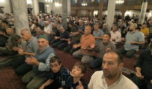 Afyonkarahisar’ın Şuhut ilçesinde Mevlid Kandili dolayısıyla Büyük Camii’nde Mevlid-i Şerif