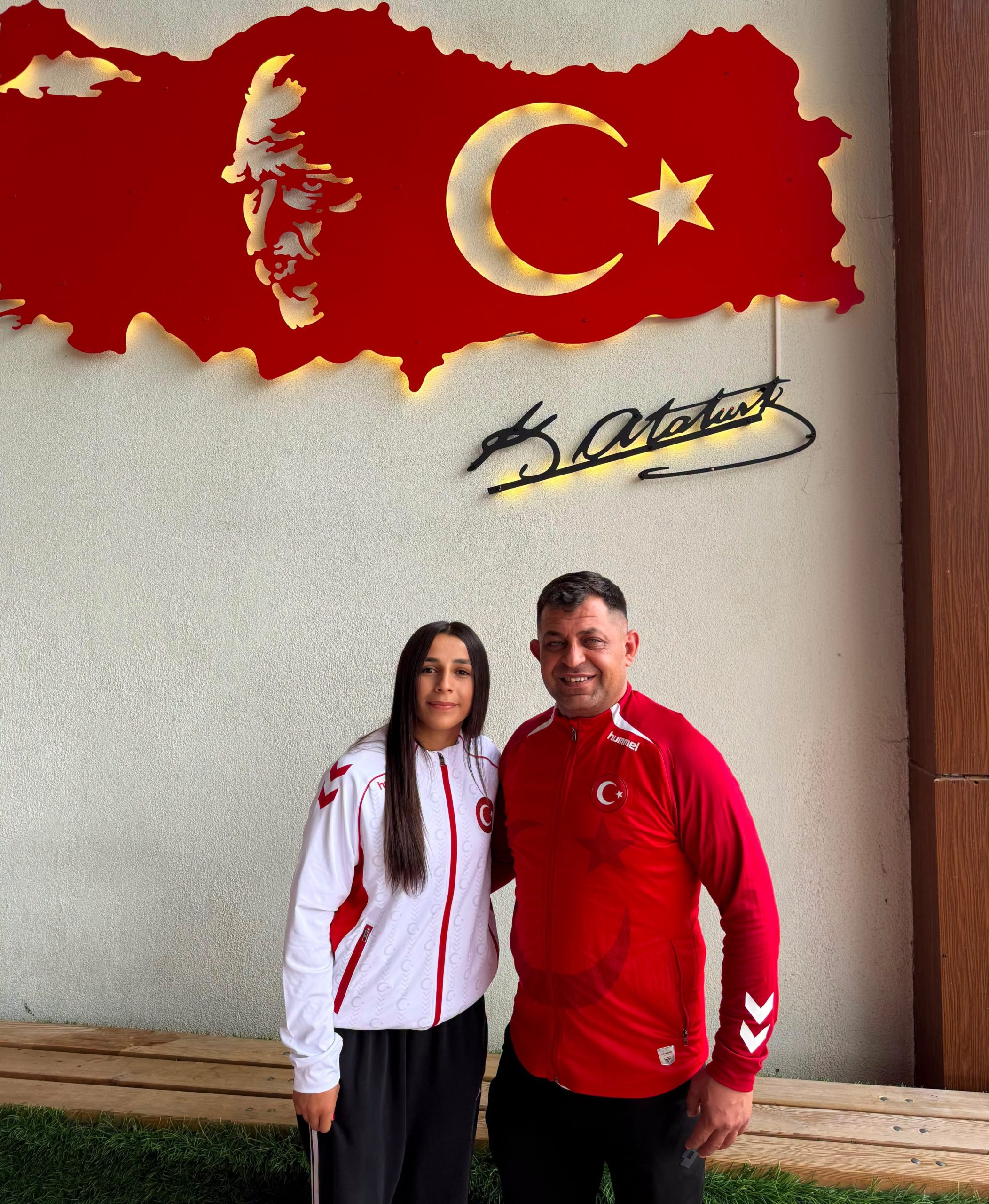 Afyonkarahisar’dan Bratislava’ya: 3 sporcu dünya şampiyonasında 4 Afyonkarahisar’dan Bratislava’ya: 3 sporcu dünya şampiyonasında